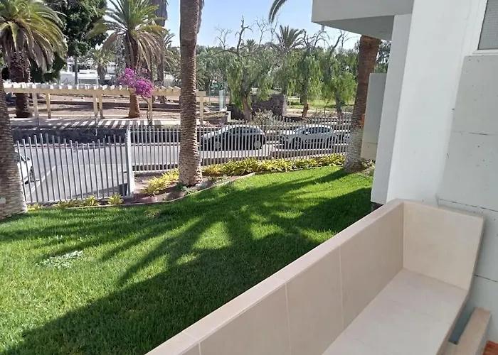 Private With Air Condition And Pool Lägenhet