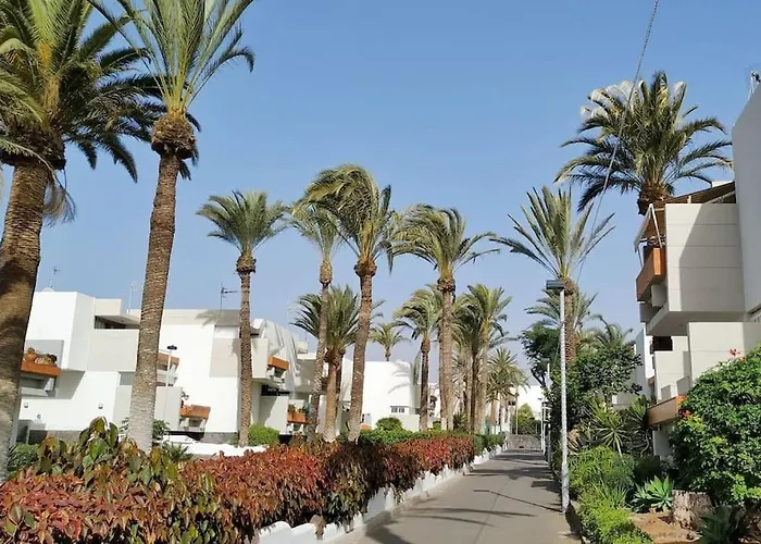 Private With Air Condition And Pool Lägenhet *