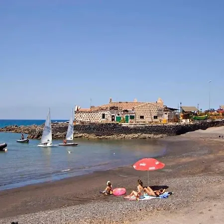 Private With Air Condition And Pool Apartament