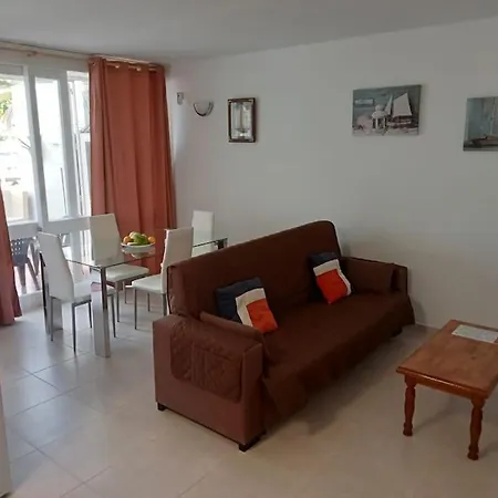 Private With Air Condition And Pool Apartament