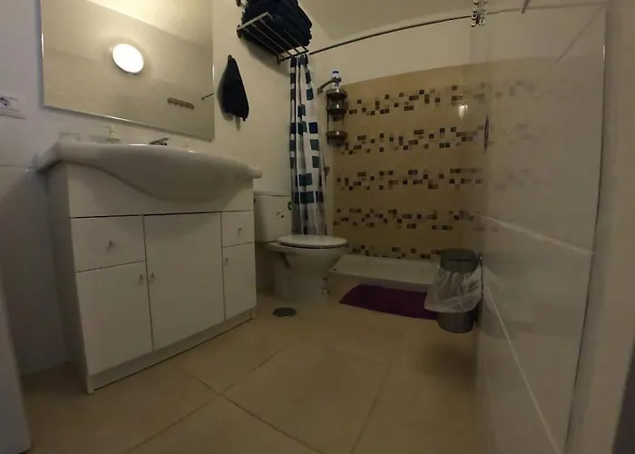 Private With Air Condition And Pool *